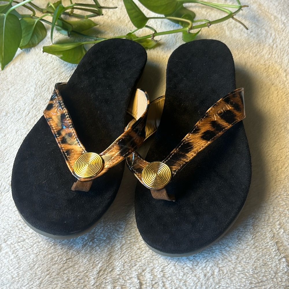 Vionic Hilda Tortoise Print Thong